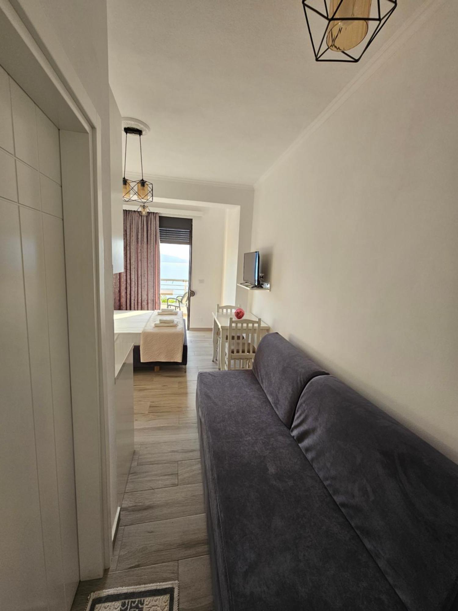 Nora'S Guesthouse Sarande Ngoại thất bức ảnh