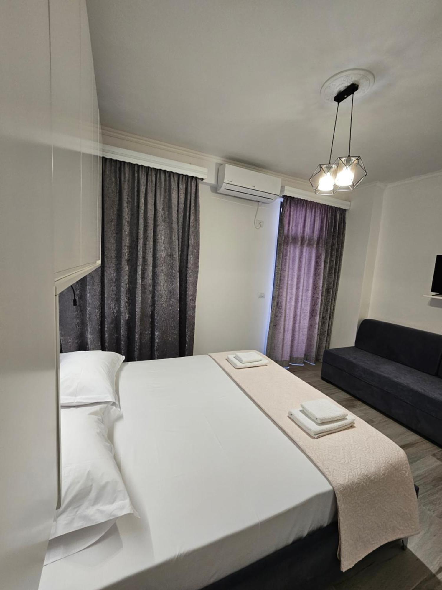 Nora'S Guesthouse Sarande Ngoại thất bức ảnh