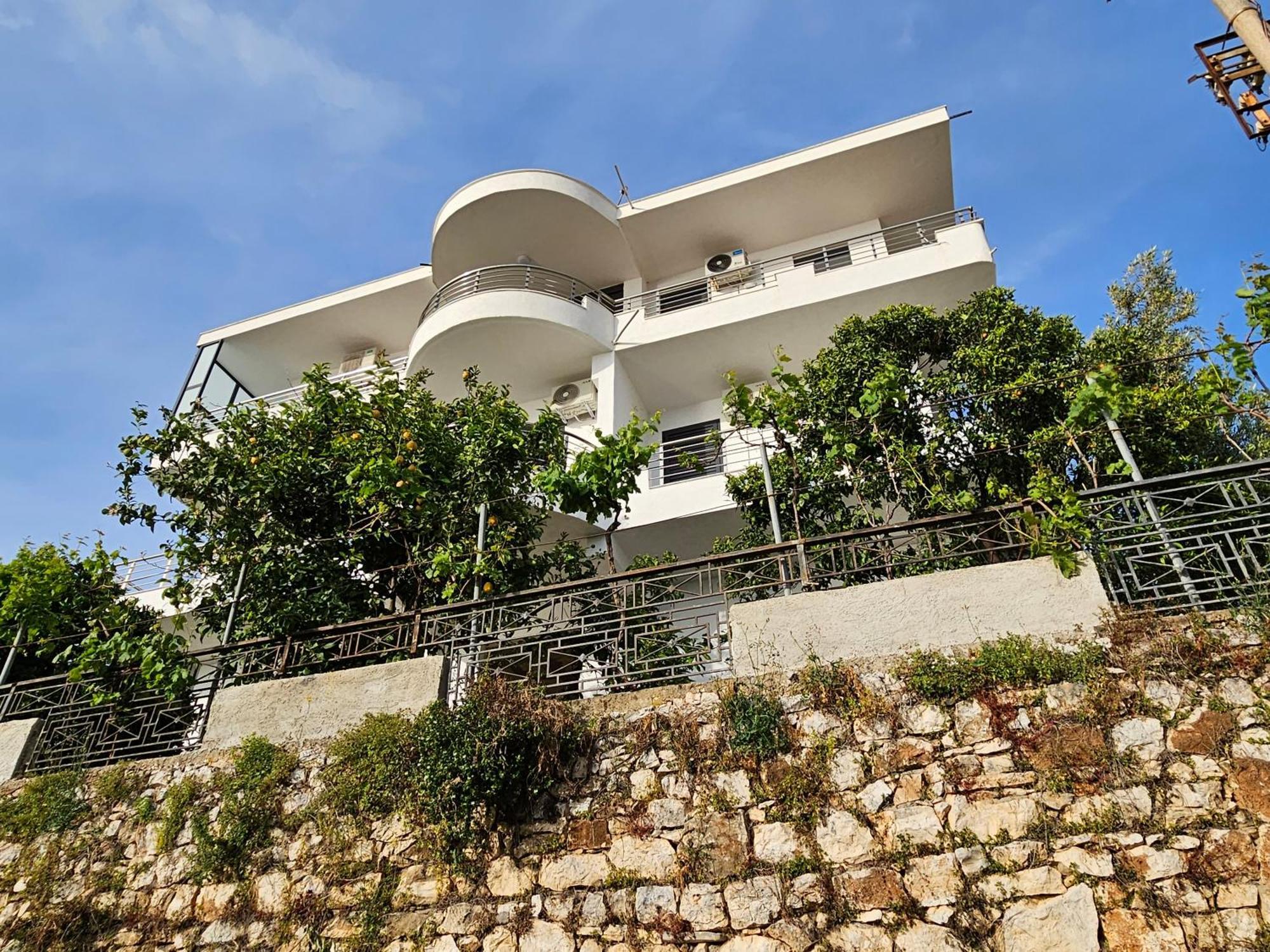 Nora'S Guesthouse Sarande Ngoại thất bức ảnh