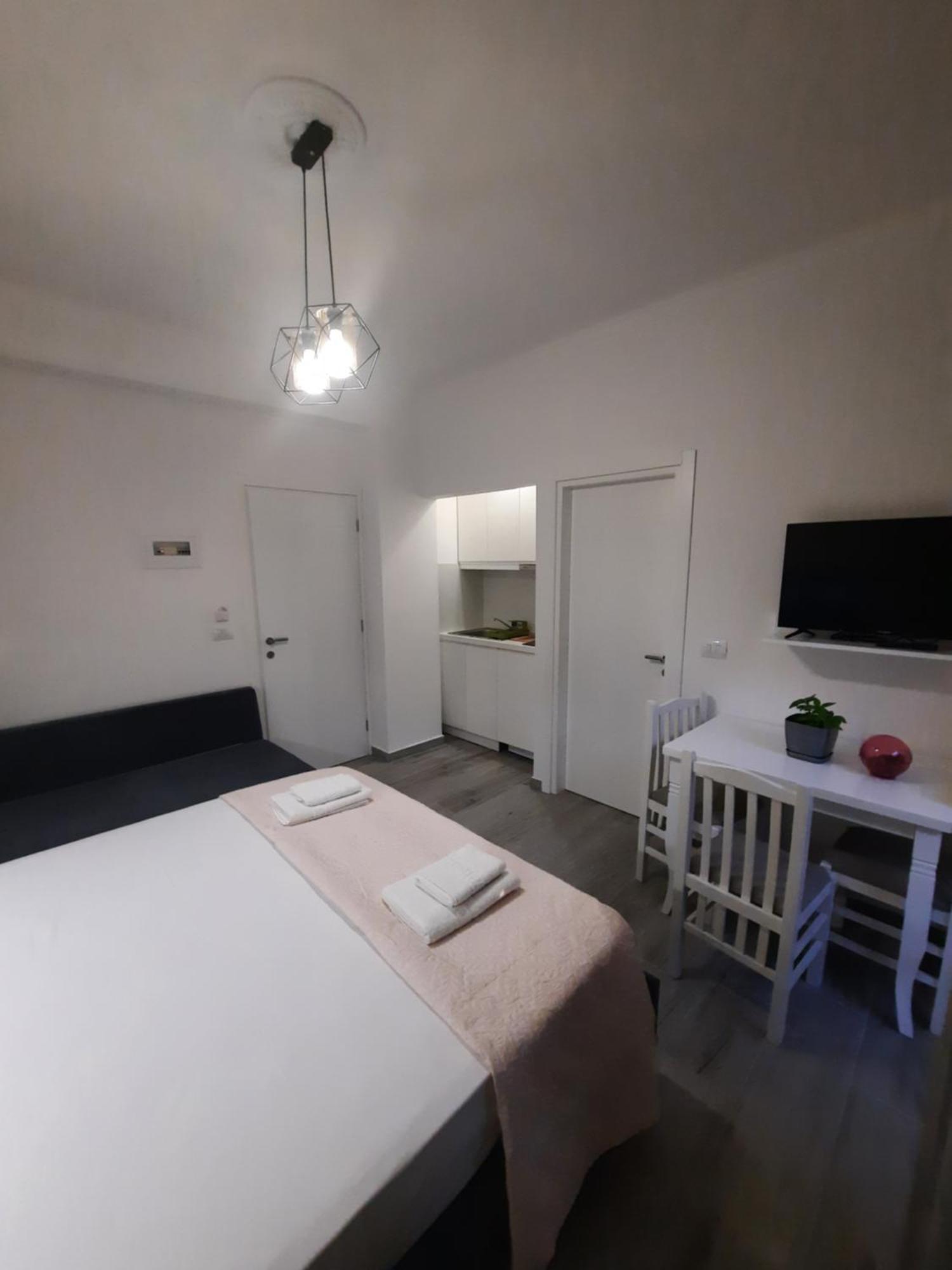 Nora'S Guesthouse Sarande Ngoại thất bức ảnh
